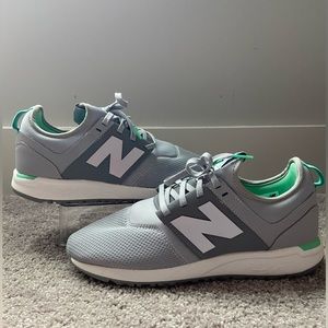 New Balance 247 Sneakers